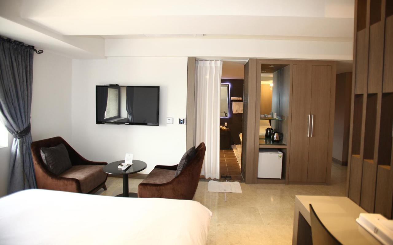 Suwon Reve Hotel Екстер'єр фото