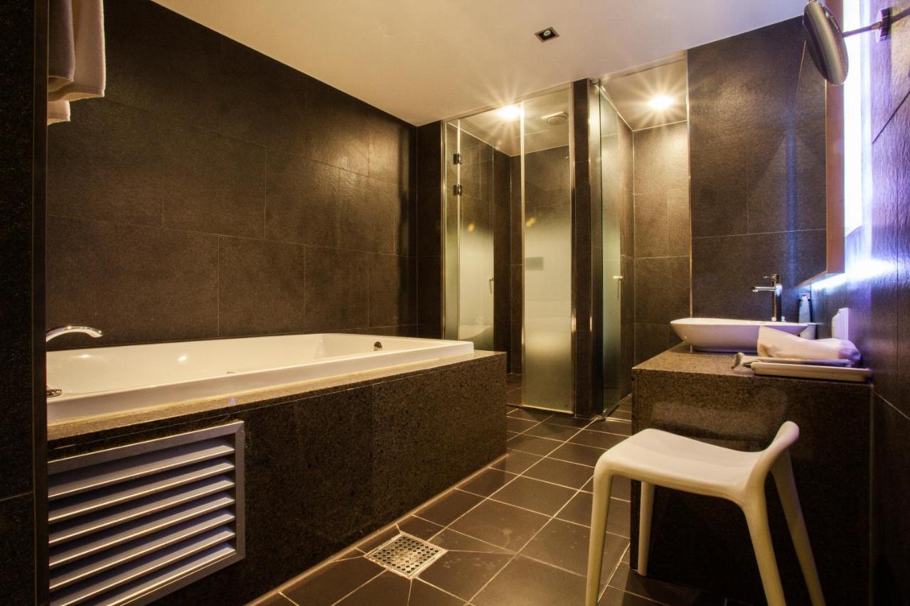 Suwon Reve Hotel Екстер'єр фото