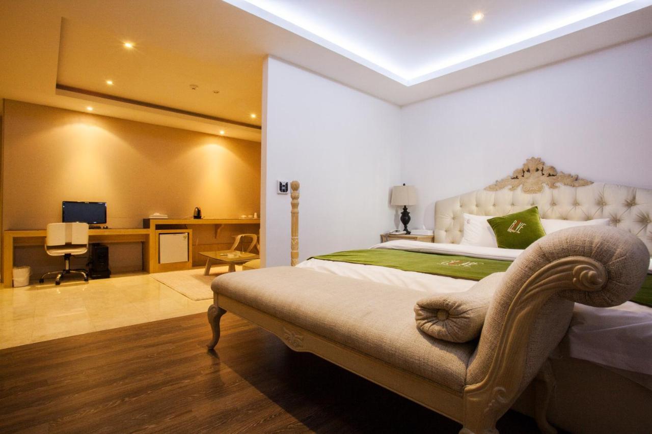 Suwon Reve Hotel Екстер'єр фото