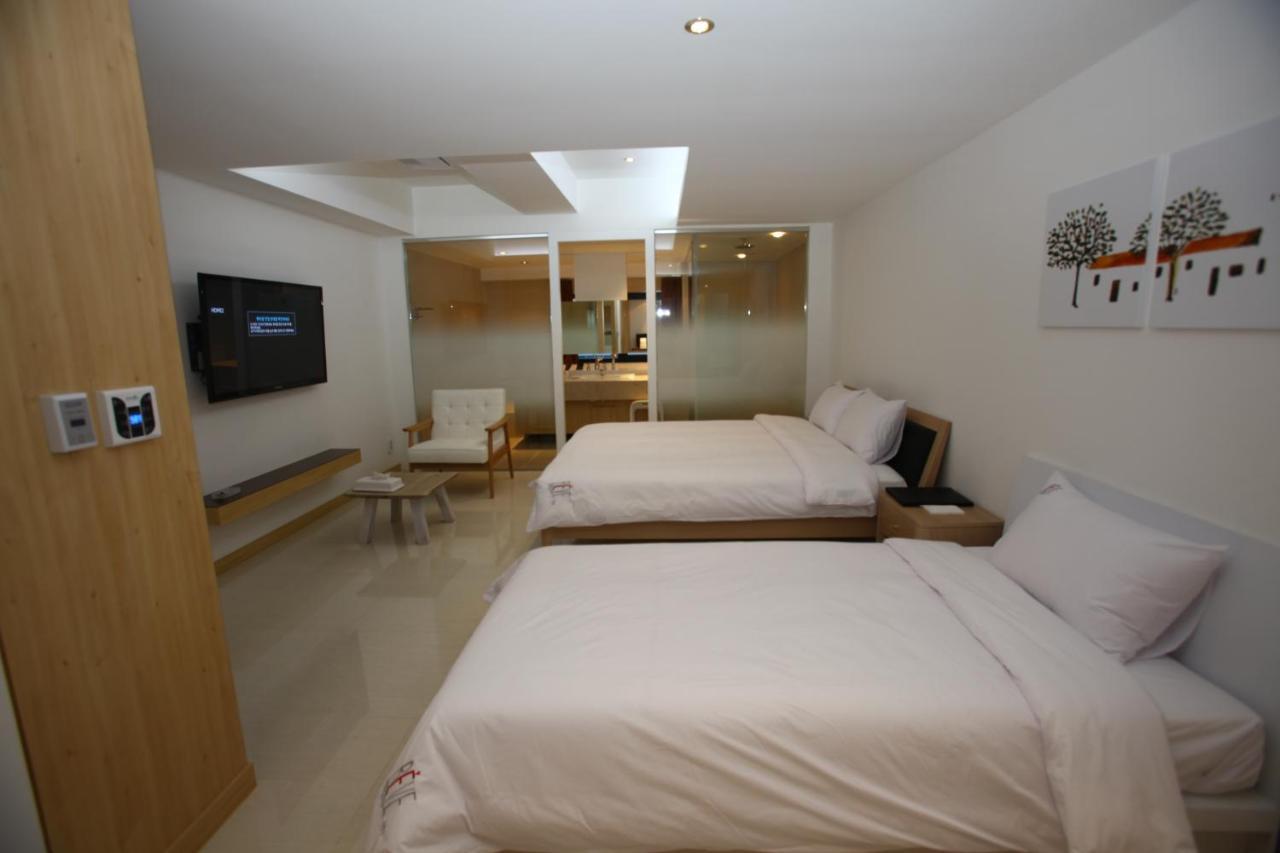 Suwon Reve Hotel Екстер'єр фото