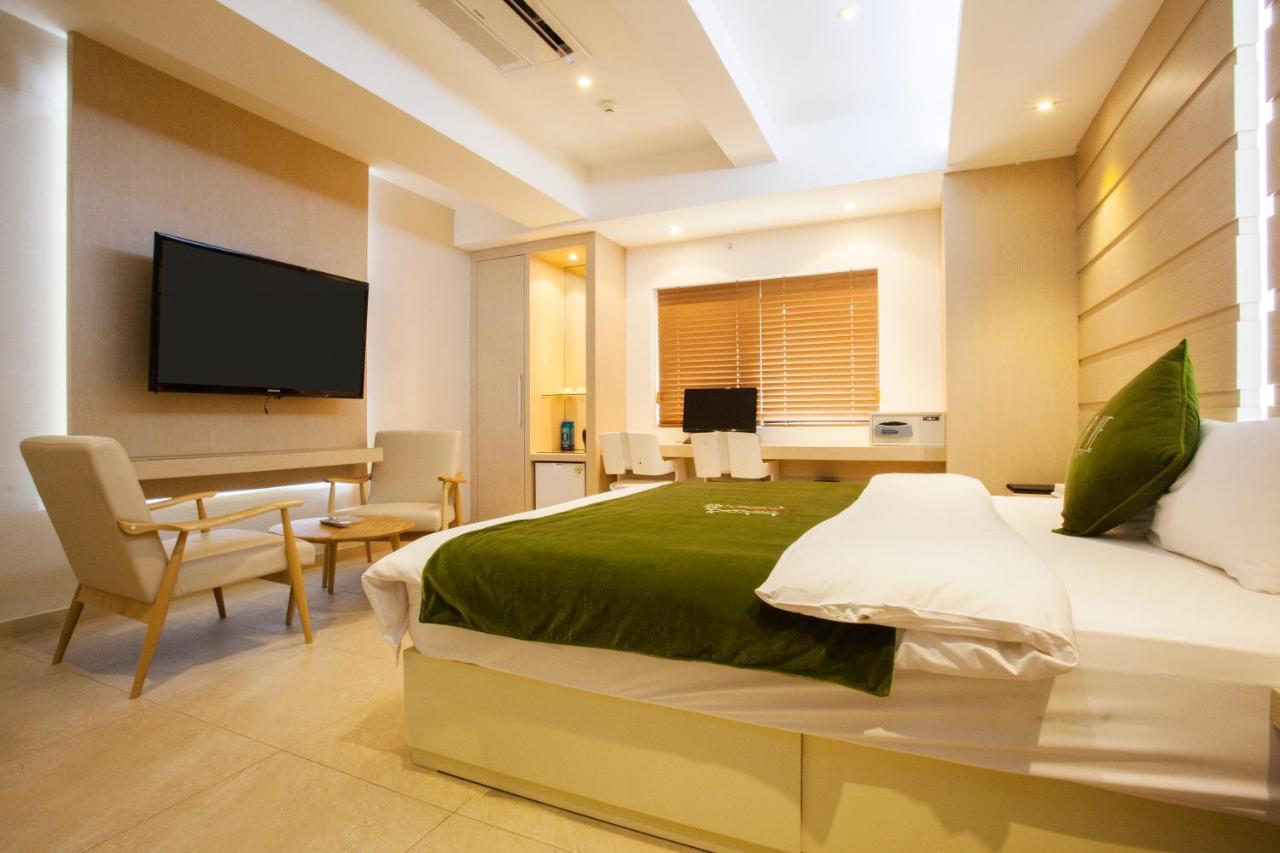 Suwon Reve Hotel Екстер'єр фото