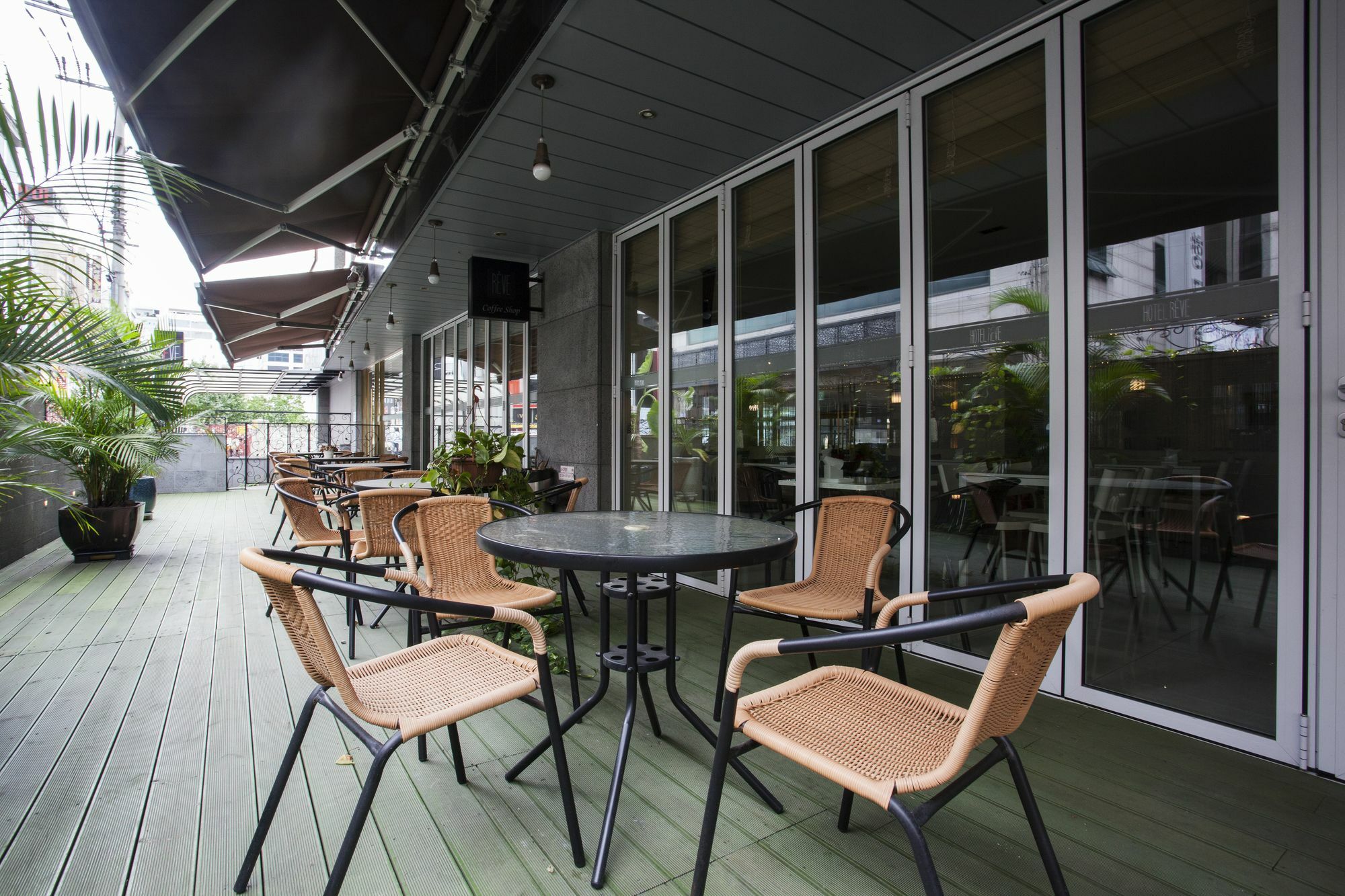 Suwon Reve Hotel Екстер'єр фото